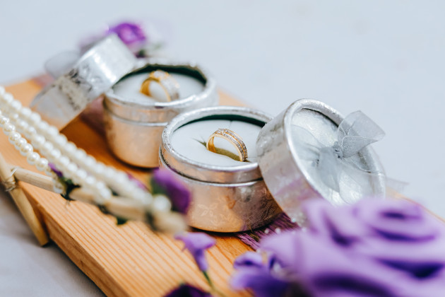 Ý nghĩa của "Đám Cưới Đồng" và gợi ý quà tặng cho kỷ niệm 8 năm ngày cưới