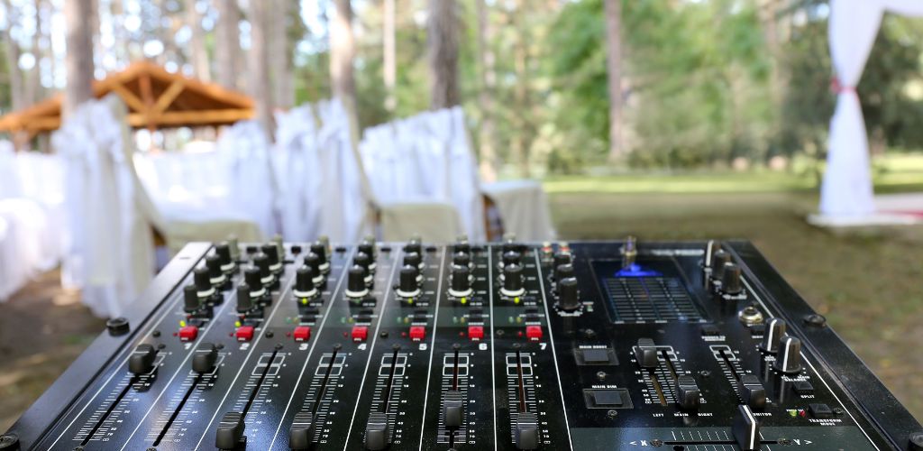 44-bai-nhac-dam-cuoi-bat-hu-3.jpg (86 KB)