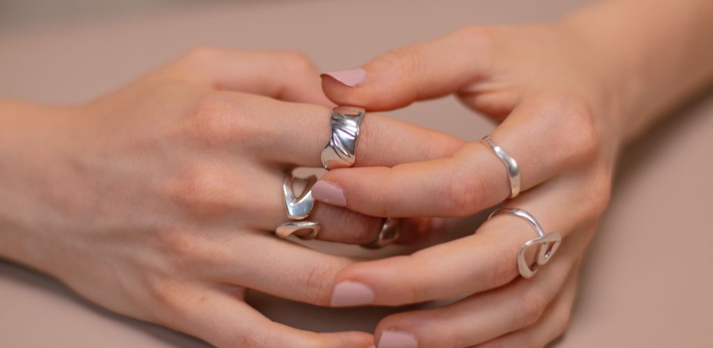 deo-nhan-cuoi-tay-nao-3.jpg (36 KB)