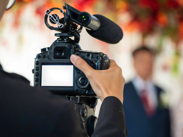 Chi phí để thuê quay phim ngày cưới là bao nhiêu