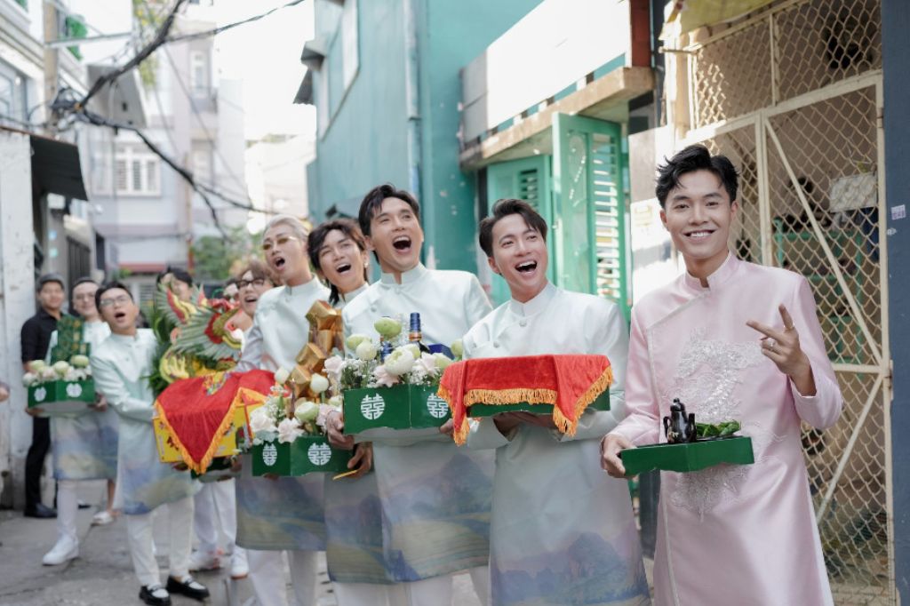 phuong-lan-va-phan-dat-1.jpg (111 KB)