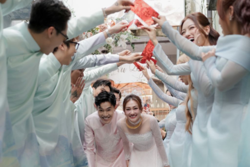 Dàn sao Việt là phù dâu phù rể trong đám hỏi của "gái Huế" Phương Lan và Phan Đạt